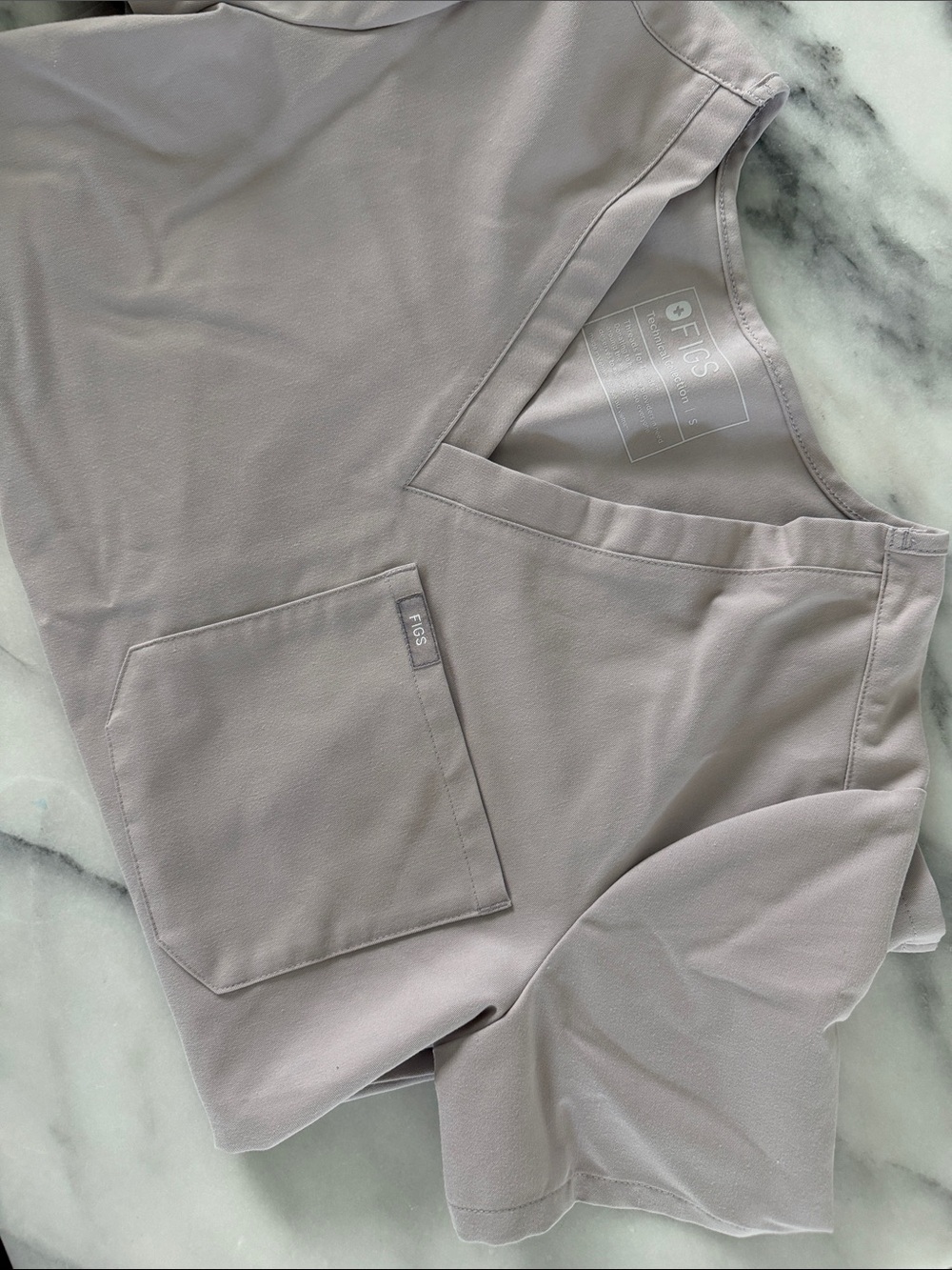 FIGS Women’s Scrub Top - Light Gray